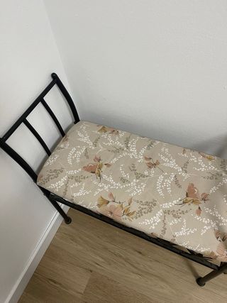 Banco de hierro forjado con estrellas