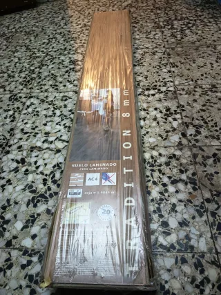 Suelo laminado AC4 8mm - 5 Cajas