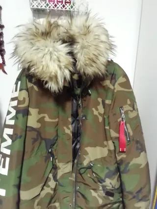 Chaqueta Camuflaje con Capucha y Pelo