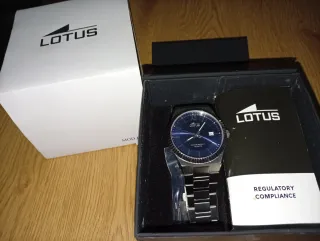 Reloj Lotus Hombre Azul y Plateado solo probado ..