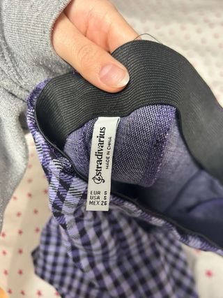 Falda corta cuadros morada y negra