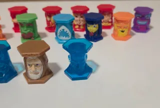 Lote 18 figuras totems Abatons