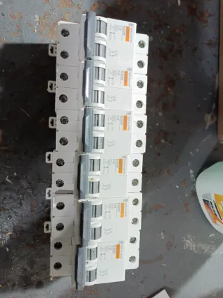 Interruptores Térmicos C16 6 unidadesy C10 3unida