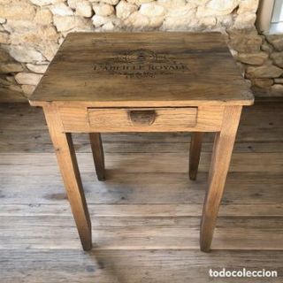 Mesa auxiliar castaño años 60