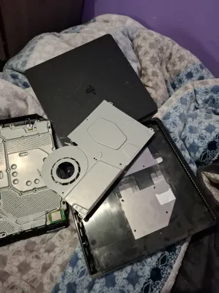 PS4 Slim per ricambi