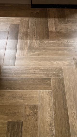 Suelo porcelánico Rosa Gres Stela Golden