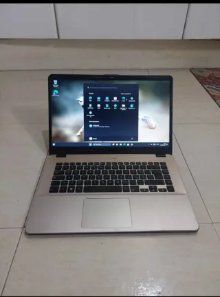 Portatile ASUS VIVOBOOK Argento e Nero