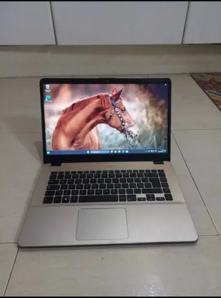 Portatile ASUS VIVOBOOK Argento e Nero