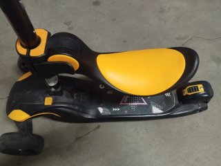 Patinete 3 Ruedas con Asiento y Luces LED