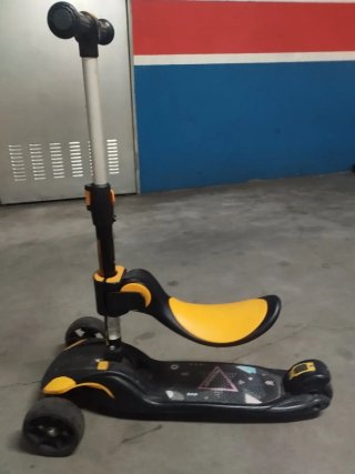 Patinete 3 Ruedas con Asiento y Luces LED