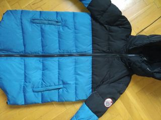 Abrigo plumífero azul y negro Talla M