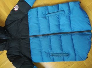 Abrigo plumífero azul y negro Talla M