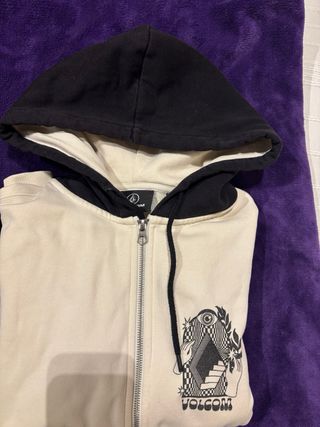 Sudadera Volcom Beige con  Negra Cremallera