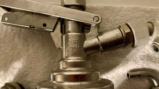 CABEZALES DE CERVEZA (tipoG) DAMM Lote de 4.