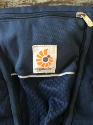Mochila Ergobaby para bebé azul