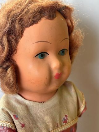 Muñeca antigua de composición