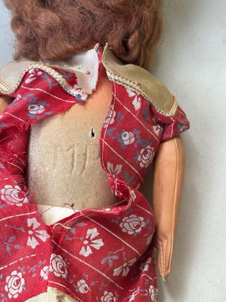 Muñeca antigua de composición