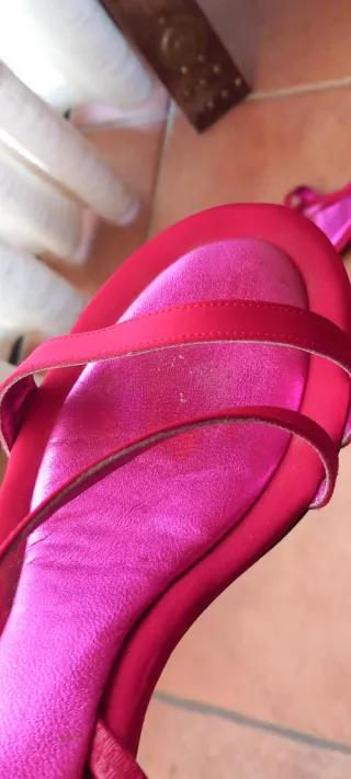 Sandalias de tacón. Ramón Tenza.