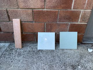 Lotto di piastrelle varie