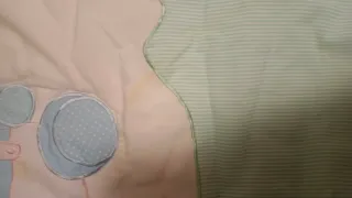 Colcha infantil con apliques de animales