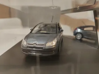 Miniatura Citroen C4 1:43