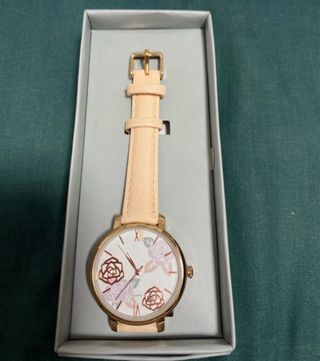 Reloj de pulsera con flores