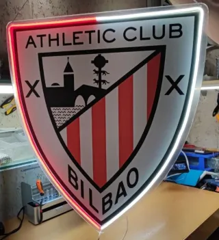 Escudos fútbol metacrilato, vinilo y LED