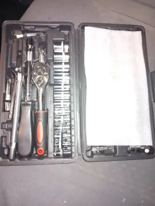 Juego de llaves y vasos