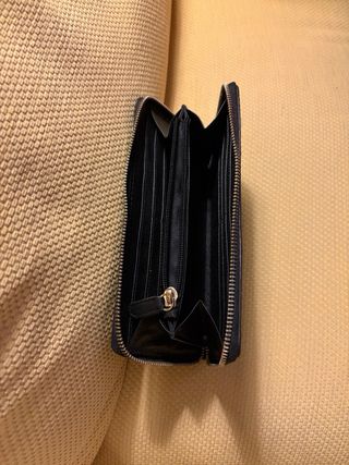 Cartera negra Adolfo Domínguez en piel a estrenar