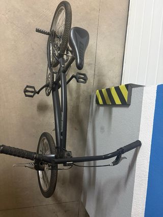 Bicicleta BMX Negra