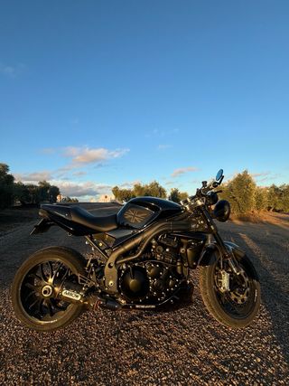 Triumph Speed Triple 1050
