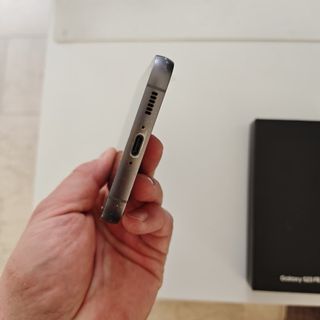 Samsung Galaxy S23 FE in ottime condizioni, praticamente nuovo