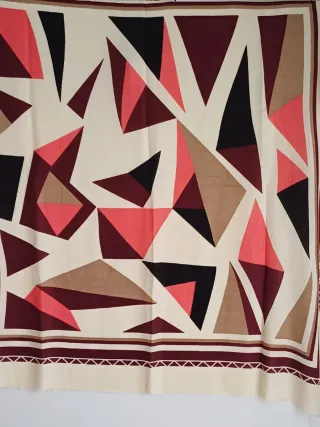 Bufanda / Pañuelo Geométrico tonos burdeos y beige