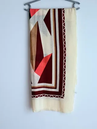 Bufanda / Pañuelo Geométrico tonos burdeos y beige
