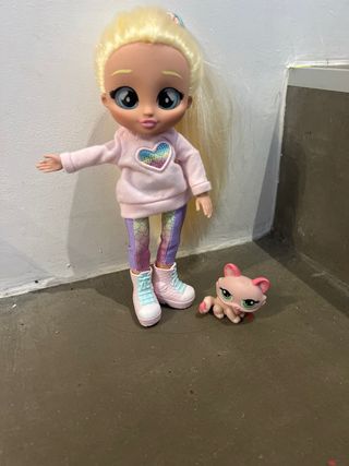 Muñeca con accesorios