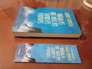 Brújulas que buscan sonrisas perdidas (Spanish ...