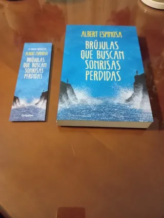 Brújulas que buscan sonrisas perdidas (Spanish ...