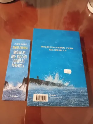 Brújulas que buscan sonrisas perdidas (Spanish ...