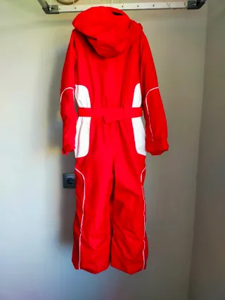 Tuta da sci rossa e guanti