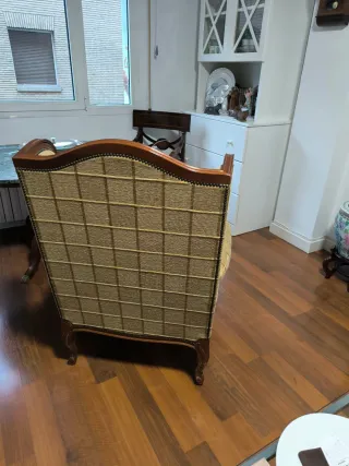 2 Sillones Orejeros Clásicos Madera y Tela