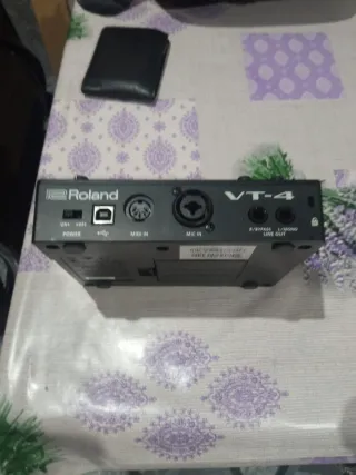 Vocoder Roland VT-4