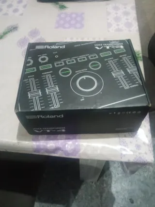 Vocoder Roland VT-4