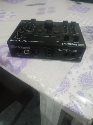 Vocoder Roland VT-4