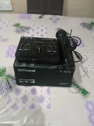 Vocoder Roland VT-4