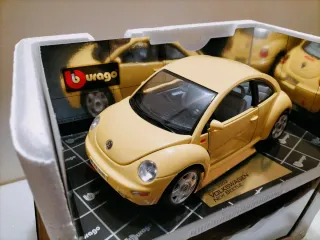 Volkswagen New Beetle Bburago 1/18