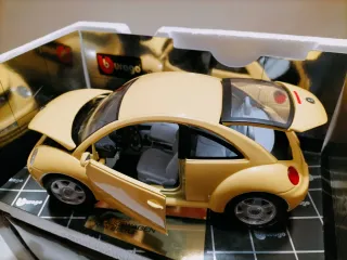 Volkswagen New Beetle Bburago 1/18