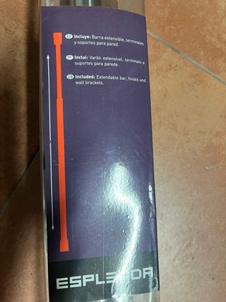 Barra de cortina de metal plateada