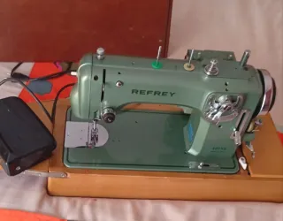 Máquina de coser Refrey 427 VZ