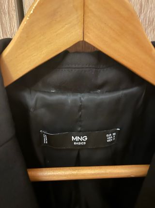 Traje chaqueta blazer y pantalón negros casi nuevo