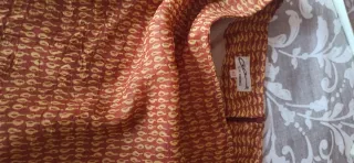 Conjunto Falda y Blusa estampada a contraste.